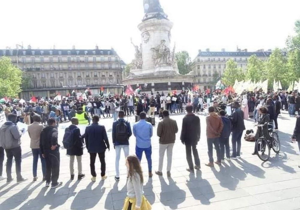Rassemblement contre le massacre d'Al-Geneina place de la République à Paris (source : collectif Darjeel) 