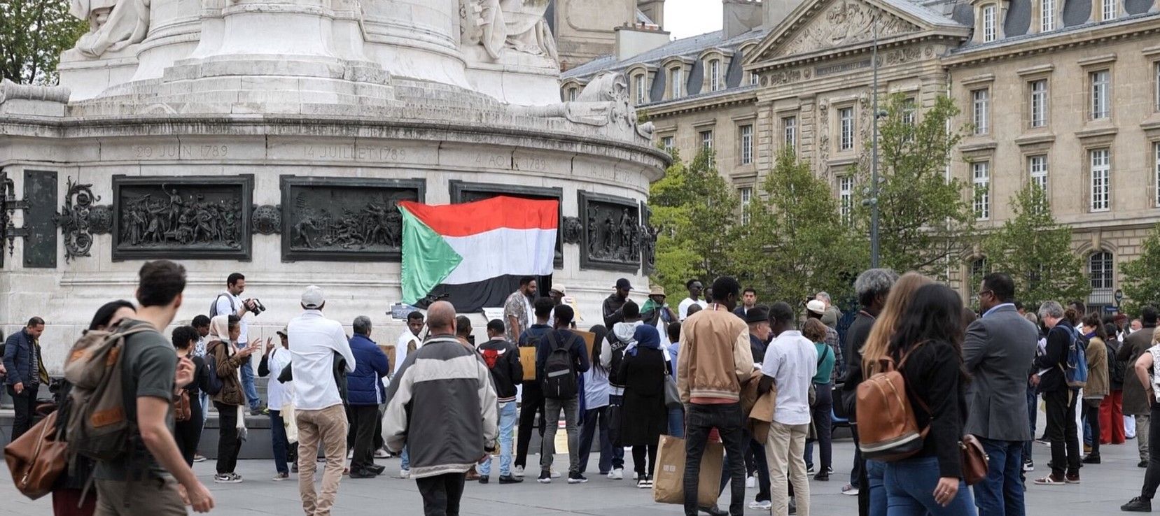 Manifestation des Soudanais-e-s contre la guerre organisée à Paris, place de la République, avril 2023. Image : Sudfa Media